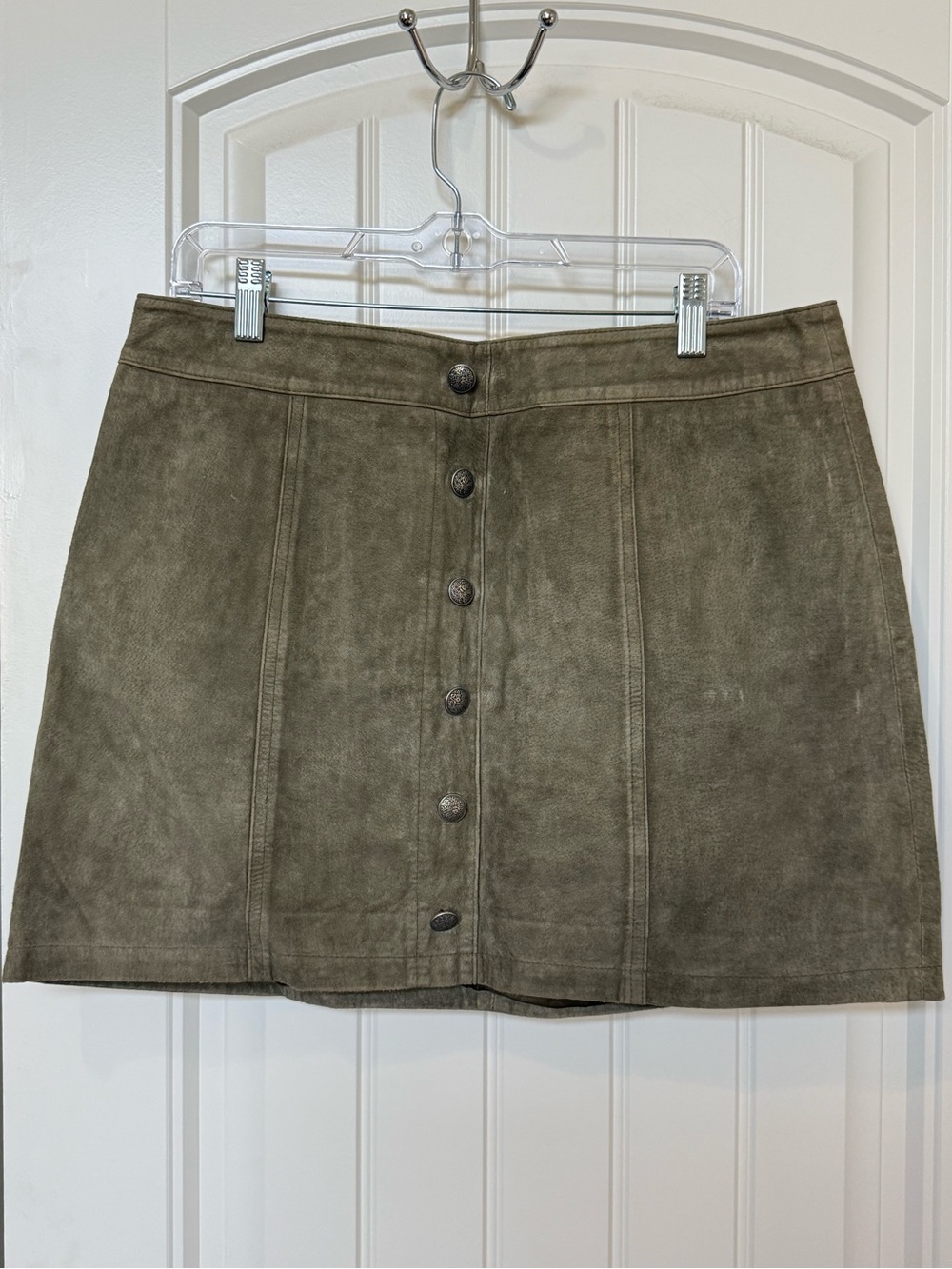 Gianni Bini Olive Green 100% Leather Suede, Faux Button-Front Mini Skirt Sz L